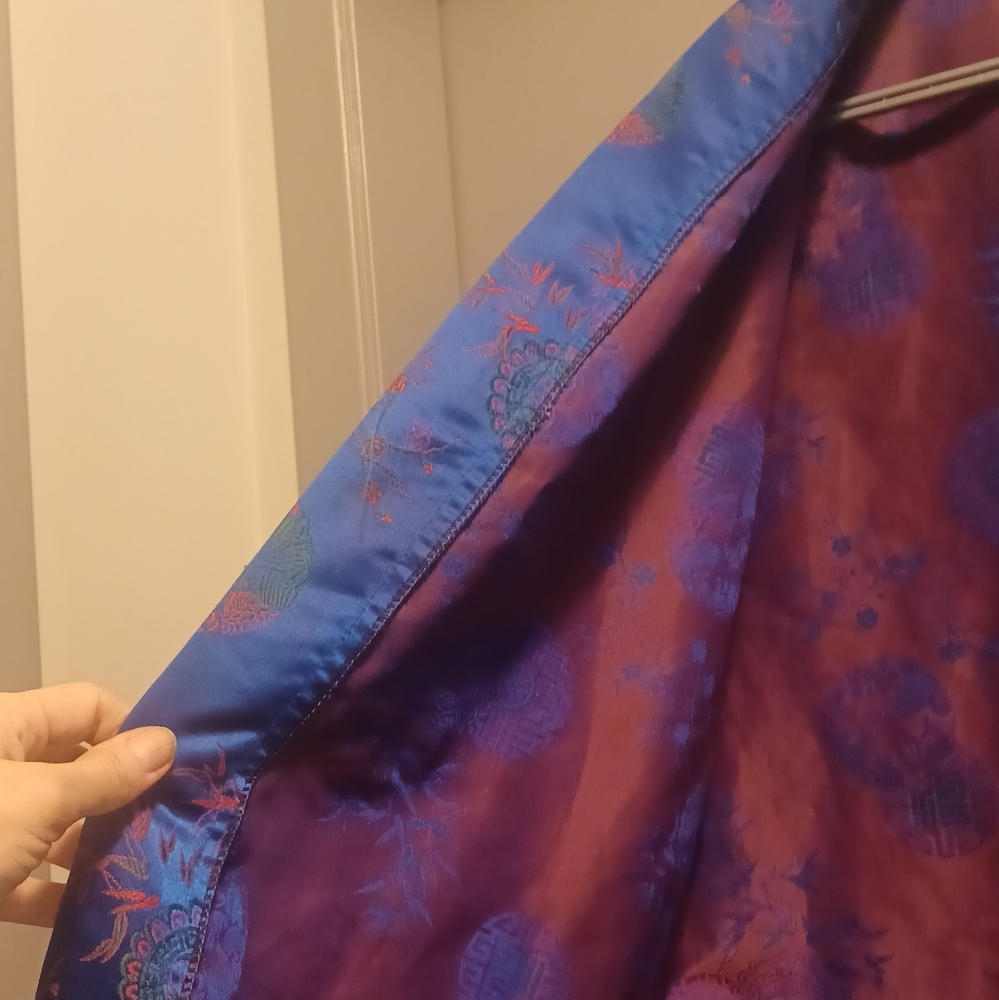 Vintage Satin Chinese Leisure Coat/Robe for Maxxin and Relaxxin - Picture 9 of 16